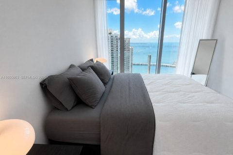 Condo in Miami, Florida, 5 bedrooms  № 2186020 - photo 16