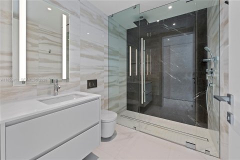 Condo in Miami, Florida, 5 bedrooms  № 2186020 - photo 21