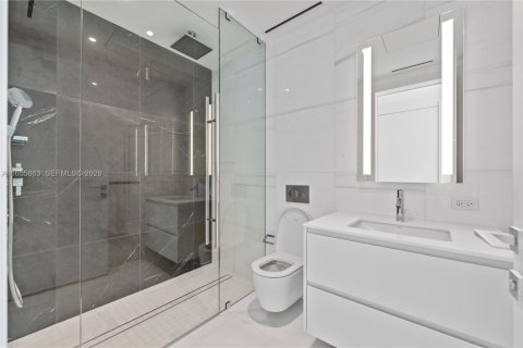 Condo in Miami, Florida, 5 bedrooms  № 2186020 - photo 17