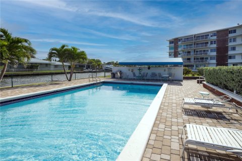 Condominio en venta en Miami Shores, Florida, 2 dormitorios, 107.21 m2 № 1867616 - foto 1