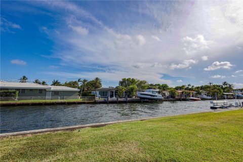 Condominio en venta en Miami Shores, Florida, 2 dormitorios, 107.21 m2 № 1867616 - foto 6