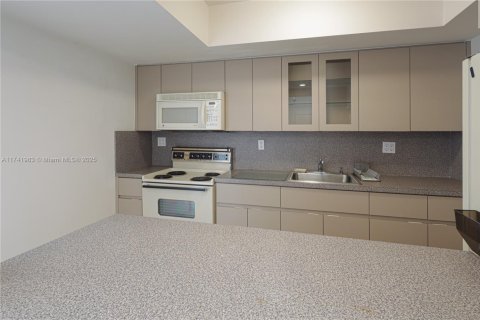 Condominio en venta en Miami Shores, Florida, 2 dormitorios, 107.21 m2 № 1867616 - foto 28