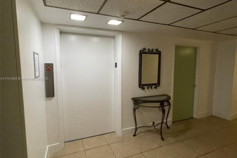 Condominio en venta en Miami Shores, Florida, 2 dormitorios, 107.21 m2 № 1867616 - foto 11