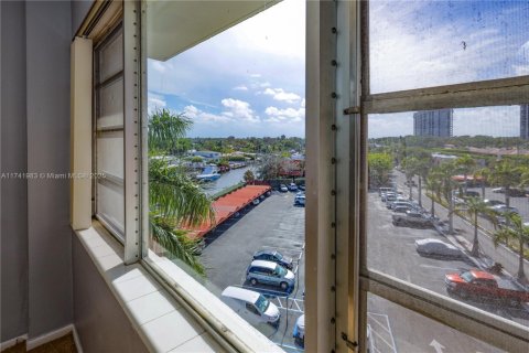 Condominio en venta en Miami Shores, Florida, 2 dormitorios, 107.21 m2 № 1867616 - foto 17