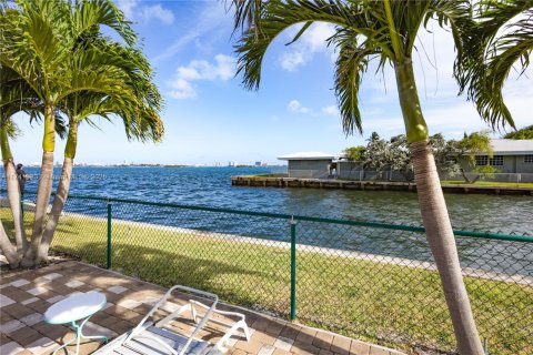 Condominio en venta en Miami Shores, Florida, 2 dormitorios, 107.21 m2 № 1867616 - foto 8