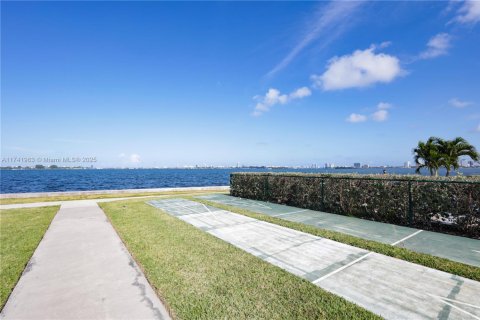 Condominio en venta en Miami Shores, Florida, 2 dormitorios, 107.21 m2 № 1867616 - foto 9