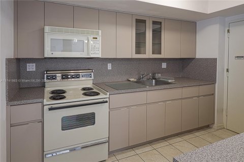 Condominio en venta en Miami Shores, Florida, 2 dormitorios, 107.21 m2 № 1867616 - foto 29