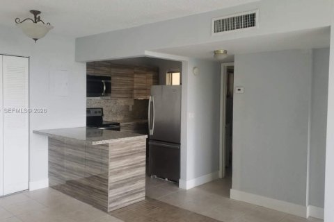 Condominio en venta en Miami, Florida, 1 dormitorio, 63.17 m2 № 2066728 - foto 2