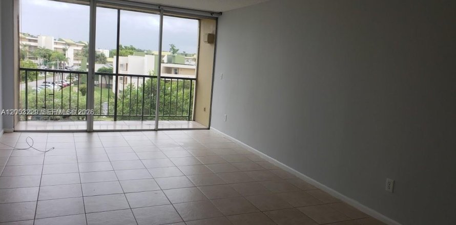 Condominio en Miami, Florida, 1 dormitorio  № 2066728