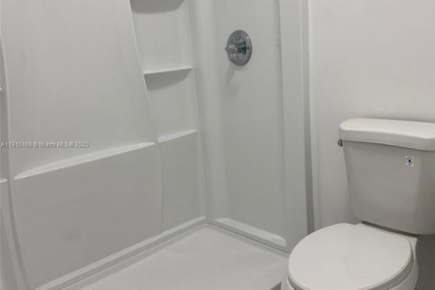 Immobilier commercial à louer à Miami, Floride: 1 chambre, 83.61 m2 № 1971537 - photo 8