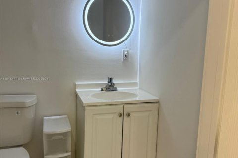 Immobilier commercial à louer à Miami, Floride: 1 chambre, 83.61 m2 № 1971537 - photo 7