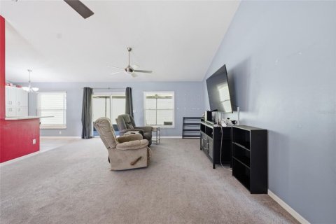 House in Minneola, Florida 3 bedrooms, 153.1 sq.m. № 2207371 - photo 9