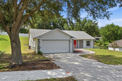 House in Minneola, Florida 3 bedrooms, 153.1 sq.m. № 2207371 - photo 5
