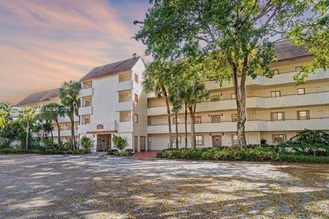 Condo in Wellington, Florida, 2 bedrooms  № 1715024 - photo 1