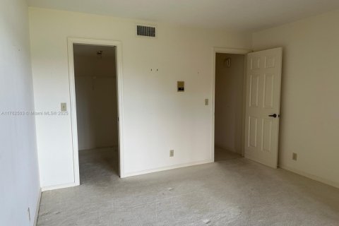 Condo in Wellington, Florida, 2 bedrooms  № 1715024 - photo 15
