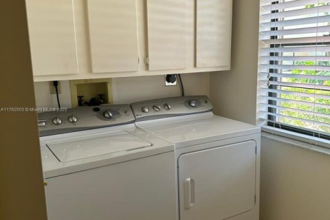 Condo in Wellington, Florida, 2 bedrooms  № 1715024 - photo 27