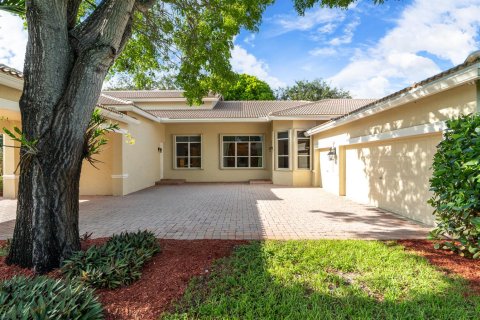 House in Davie, Florida 5 bedrooms, 376.9 sq.m. № 2088010 - photo 29