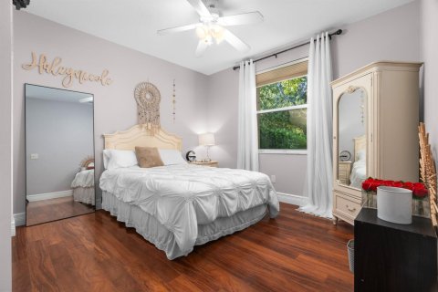 House in Davie, Florida 5 bedrooms, 376.9 sq.m. № 2088010 - photo 23