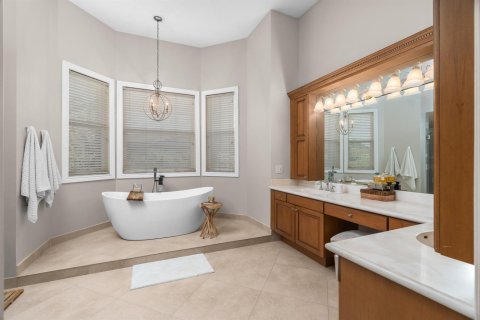 House in Davie, Florida 5 bedrooms, 376.9 sq.m. № 2088010 - photo 15