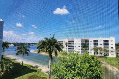 Купить кондоминиум в Дорал, Флорида 3 спальни, 158.86м2, № 2057380 - фото 13