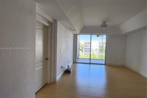 Купить кондоминиум в Дорал, Флорида 3 спальни, 158.86м2, № 2057380 - фото 10