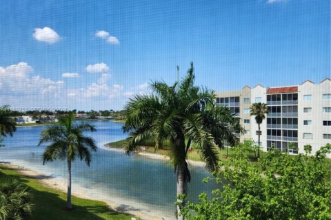 Купить кондоминиум в Дорал, Флорида 3 спальни, 158.86м2, № 2057380 - фото 14