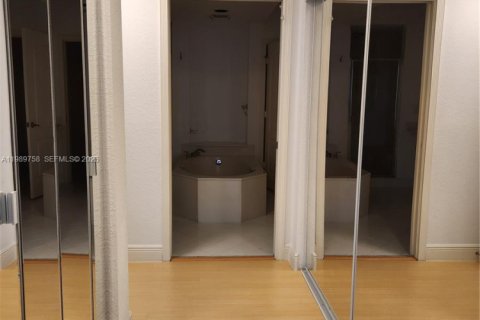 Купить кондоминиум в Дорал, Флорида 3 спальни, 158.86м2, № 2057380 - фото 29