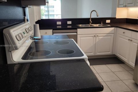 Купить кондоминиум в Дорал, Флорида 3 спальни, 158.86м2, № 2057380 - фото 22