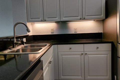 Купить кондоминиум в Дорал, Флорида 3 спальни, 158.86м2, № 2057380 - фото 26