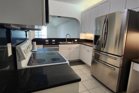 Купить кондоминиум в Дорал, Флорида 3 спальни, 158.86м2, № 2057380 - фото 23