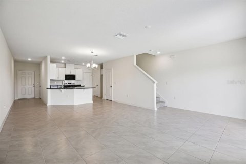 Townhouse in Lake Wales, Florida 3 bedrooms, 144.65 sq.m. № 2375519 - photo 4