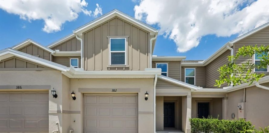 Townhouse in Lake Wales, Florida 3 bedrooms, 144.65 sq.m. № 2375519