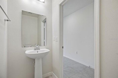 Townhouse in Lake Wales, Florida 3 bedrooms, 144.65 sq.m. № 2375519 - photo 8