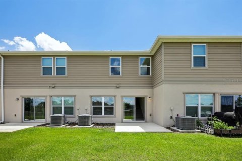 Townhouse in Lake Wales, Florida 3 bedrooms, 144.65 sq.m. № 2375519 - photo 14