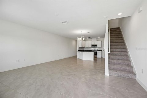 Townhouse in Lake Wales, Florida 3 bedrooms, 144.65 sq.m. № 2375519 - photo 2