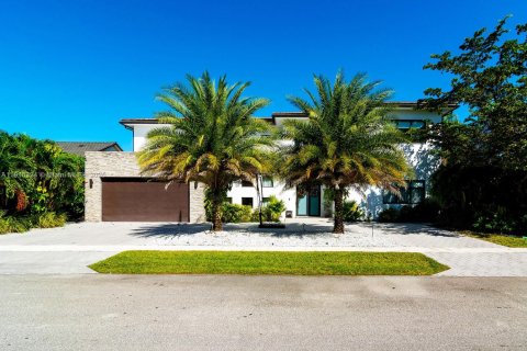 Casa en Plantation, Florida 5 dormitorios, 384.8 m2 № 2016415
