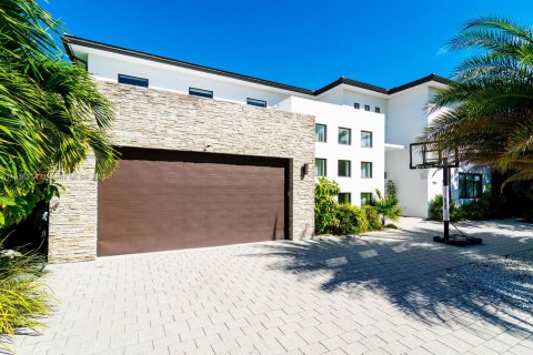 Casa en venta en Plantation, Florida, 5 dormitorios, 384.8 m2 № 2016415 - foto 4