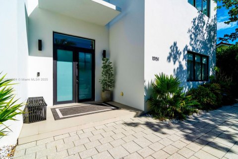 Casa en venta en Plantation, Florida, 5 dormitorios, 384.8 m2 № 2016415 - foto 7