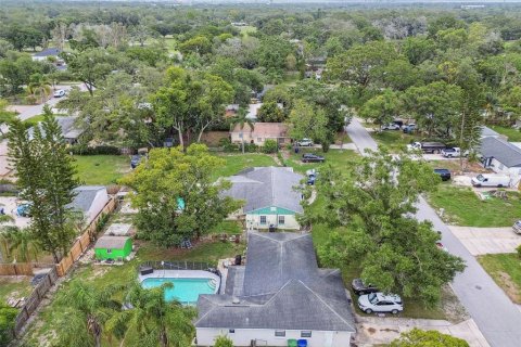 House in Tampa, Florida 5 bedrooms, 176.33 sq.m. № 1787362 - photo 4