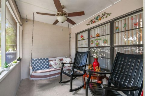 House in Tampa, Florida 5 bedrooms, 176.33 sq.m. № 1787362 - photo 6