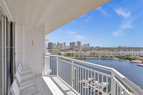 Купить кондоминиум в Авентура, Флорида 2 спальни, 145.39м2, № 1984953 - фото 12