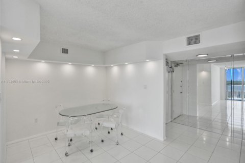 Купить кондоминиум в Авентура, Флорида 2 спальни, 145.39м2, № 1984953 - фото 6