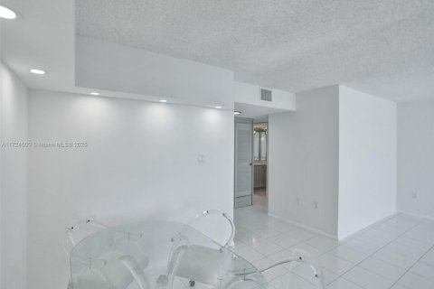 Купить кондоминиум в Авентура, Флорида 2 спальни, 145.39м2, № 1984953 - фото 7