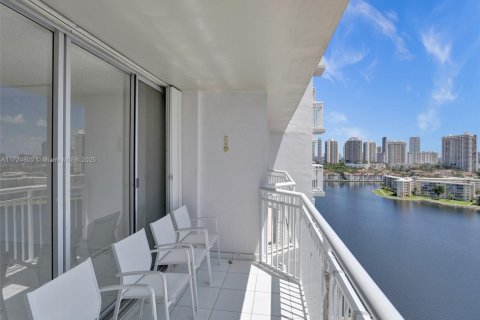 Купить кондоминиум в Авентура, Флорида 2 спальни, 145.39м2, № 1984953 - фото 17