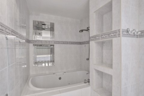 Купить кондоминиум в Авентура, Флорида 2 спальни, 145.39м2, № 1984953 - фото 30
