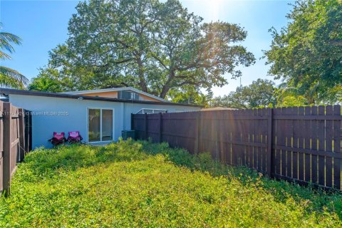 House in West Park, Florida 4 bedrooms, 116.87 sq.m. № 1701785 - photo 26