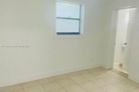 House in West Park, Florida 4 bedrooms, 116.87 sq.m. № 1701785 - photo 11