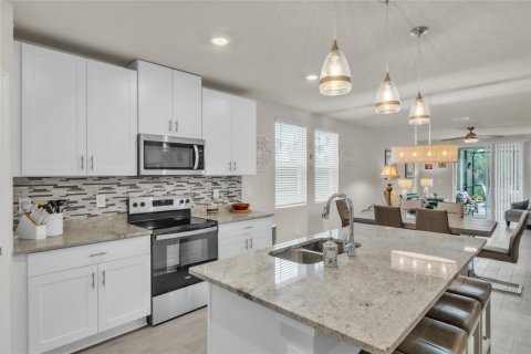House in Nokomis, Florida 3 bedrooms, 158.31 sq.m. № 2312422 - photo 6