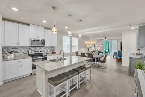 House in Nokomis, Florida 3 bedrooms, 158.31 sq.m. № 2312422 - photo 5