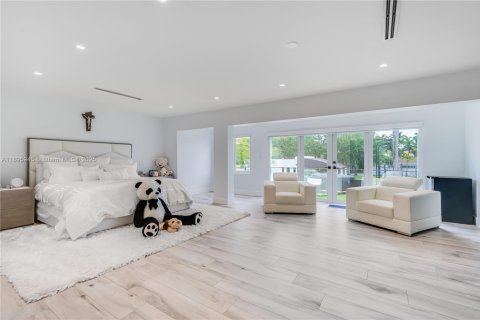 Casa en alquiler en Miami, Florida, 7 dormitorios, 743.22 m2 № 1947771 - foto 24